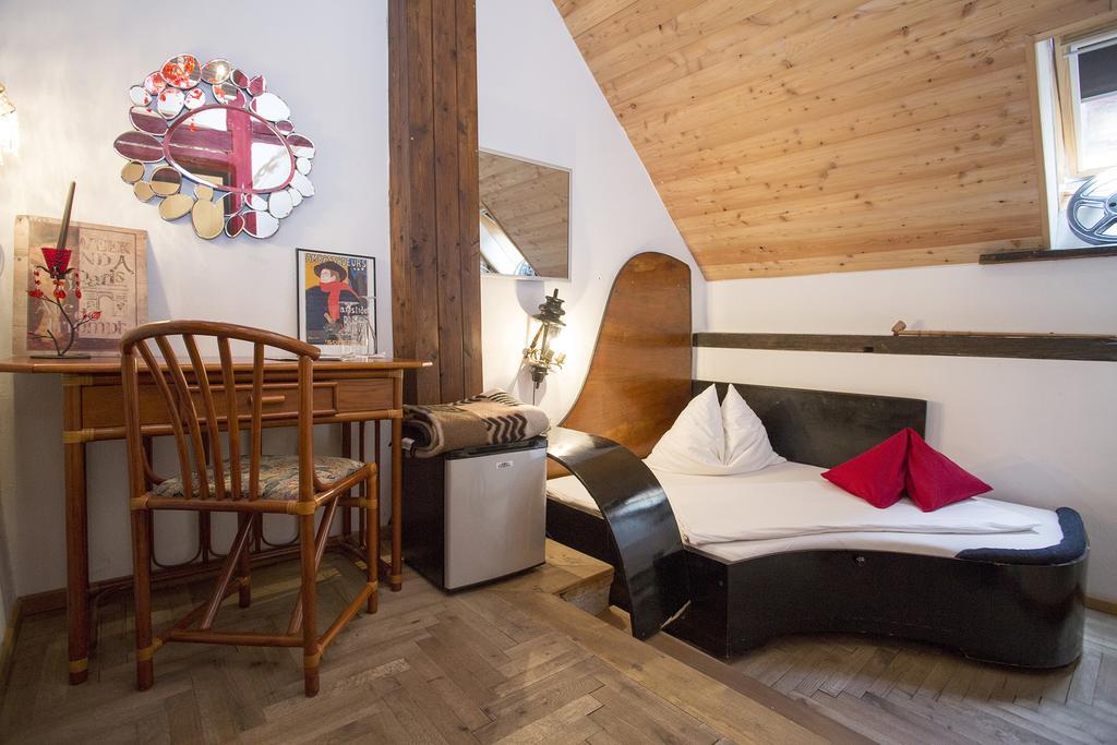 Baderhaus Hotel Брук ан дер Мур Екстериор снимка