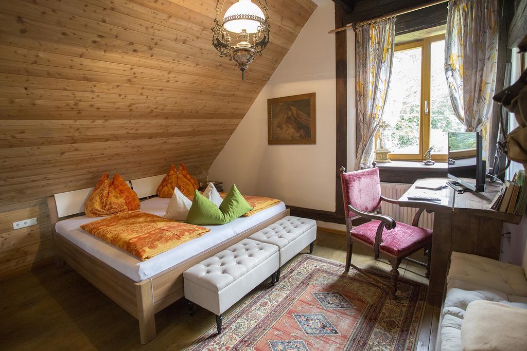 Baderhaus Hotel Брук ан дер Мур Екстериор снимка
